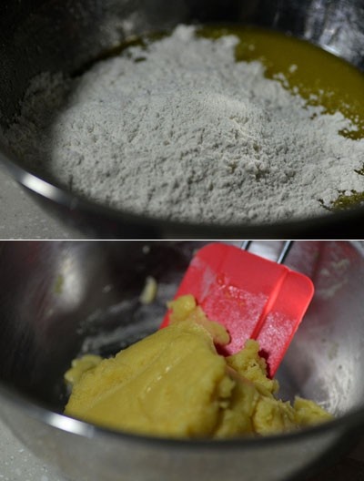 Bước 2 : Quết sẵn một lớp dầu mỏng bên trong khuôn, sau đó cho bột vào, ép chặt xuống đáy khuôn.