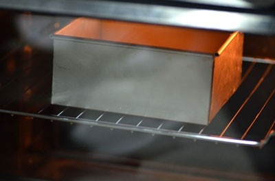 Bước 3: Bào lấy phần vỏ chanh rồi băm nhỏ.