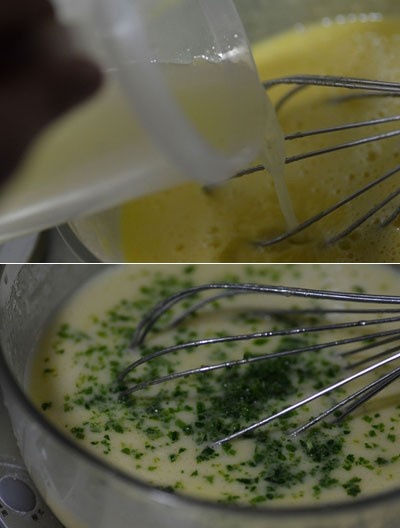 Bước 5: Đổ phần nhân lên trên khuôn bánh đã được nướng lúc trước, cho vào lò nướng khoảng 30 phút với nhiệt độ 150 độ C.