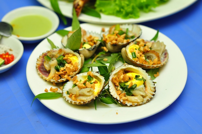 Sò dương baby nướng trứng cút.