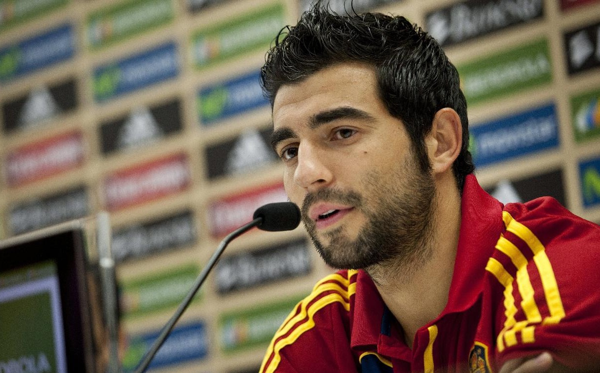 Bong da Viet nen cam on Albiol va Mourinho hinh anh