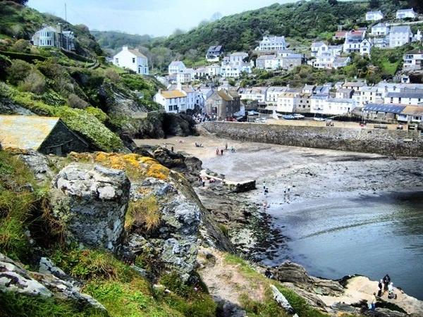 Polperro - England - ngôi làng bình dị ở Cornwall của Anh với những ngôi nhà truyền thống của ngư dân từ thế kỷ 16 và vài côn phố cổ kính xinh đẹp đã đứng đầu danh sách bình chọn của TravelandLeisure