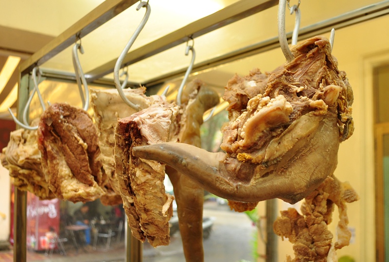 Lưỡi bò, lợn cũng là món khoái khẩu của người Việt.