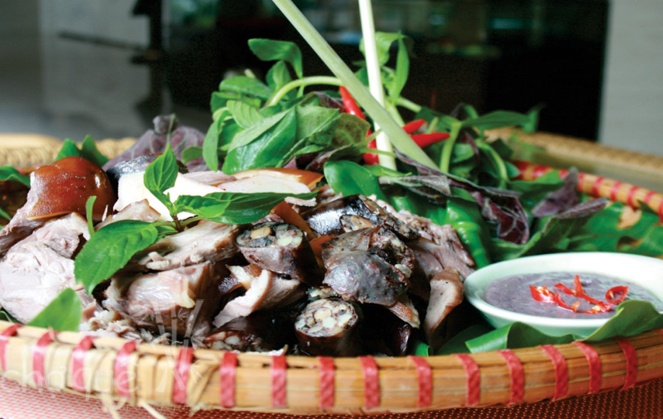 Dù thịt chó mèo được chế biến thành nhiều món ăn hấp dẫn...