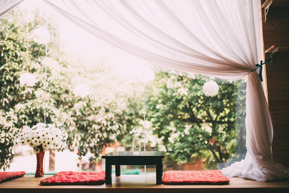 Lý do giúp quán được chú ý chính là cách trang trí độc đáo. Nắm được tâm lý của đa số người sử dụng mạng cộng đồng nói chung và giới trẻ nói riêng, I Love Càlem đã nghĩ ra cách thiết kế quán độc đáo. Mỗi bức tường trong quán đều được decor theo một thiết kế riêng. Tổng thể quán như một phim trường studio thu nhỏ.