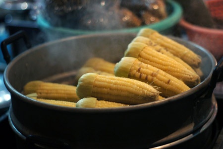 Ngô luộc cũng chỉ đôi chục nghìn đồng là bạn đã 