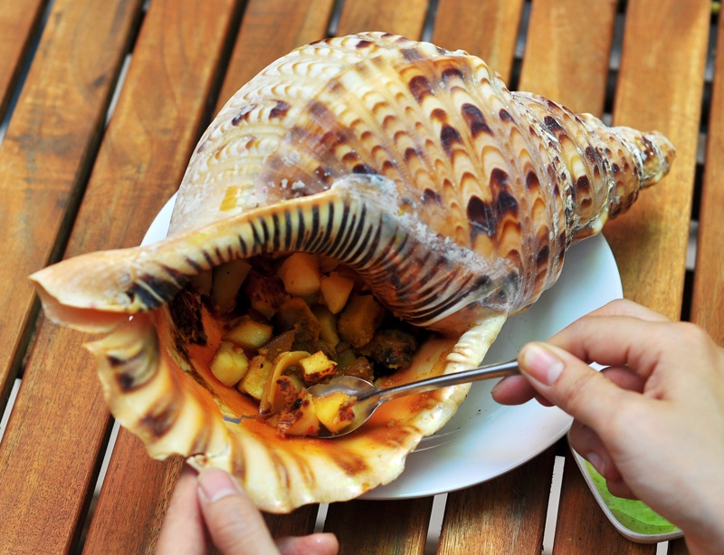 Ru nhau thuong thuc 'ba Hoang oc' sang chanh ngay gio mua hinh anh