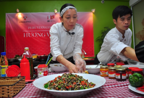 Dau bep noi tieng Peru tro tai o Ha Noi hinh anh
