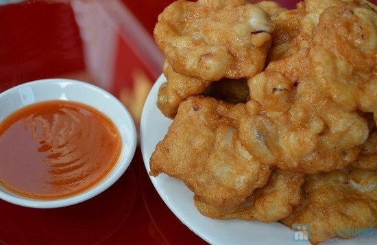 Chả mực Hạ Long cũng là một trong những món ăn mang lại niềm tự hào cho ẩm thực Việt.