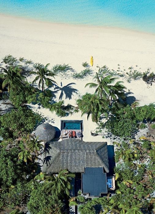 Một trong những nguyện vọng cuối cùng của nam diễn viên gạo cội Marlon Brando là xây dựng khu resort thân thiện với môi trường. Toàn bộ khu resort The Brando được xây dựng bằng các nguyên liệu khai thác từ địa phương và sử dụng các nguồn năng lượng tái tạo được như năng lượng Mặt Trời và nguyên liệu sinh học làm từ dầu dừa. (Nguồn: news.yahoo.com)