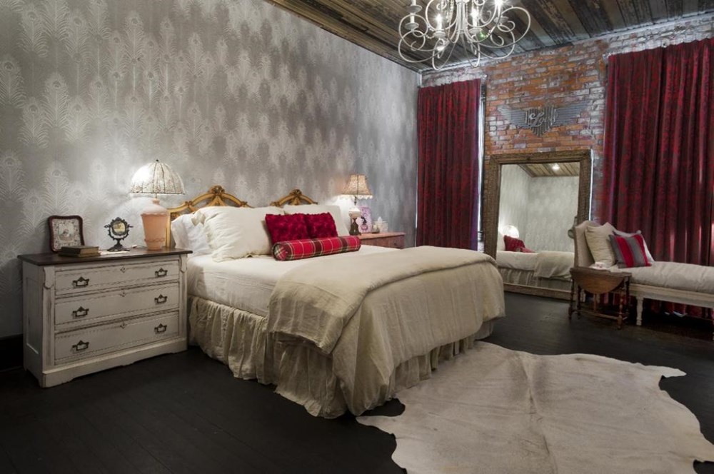 The Ladysmith Bed and Breakfast của Miranda Lambert.(Nguồn: news.yahoo.com)