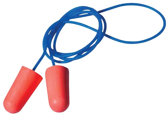 Mua sam vat dung du lich tien ich hinh anh