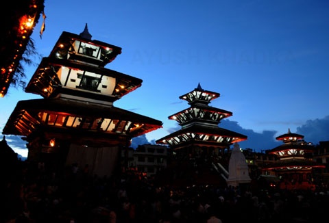 Dat Phat Nepal va thanh pho tam linh khi chua bi dong dat hinh anh