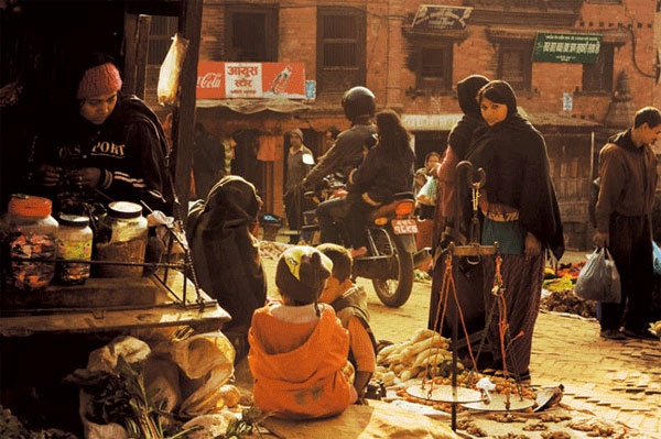 Cách Kathmandu hơn chục cây số, Thành phố Bhaktapur cũng là niềm tự hào của người Nepal. Đây là Thành phố văn hóa với nhiều đền thờ, miếu mạo, những bức tượng, cùng những góc phố với những con đường đá và người dân thân thiện.