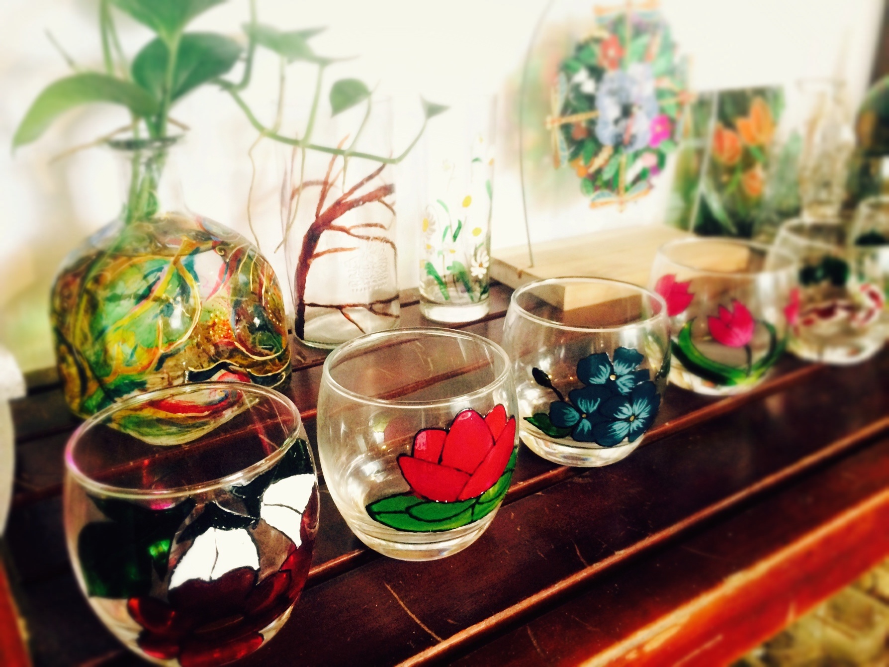 Quan ca phe thu vi nhu xuong thuy tinh nghe thuat hinh anh