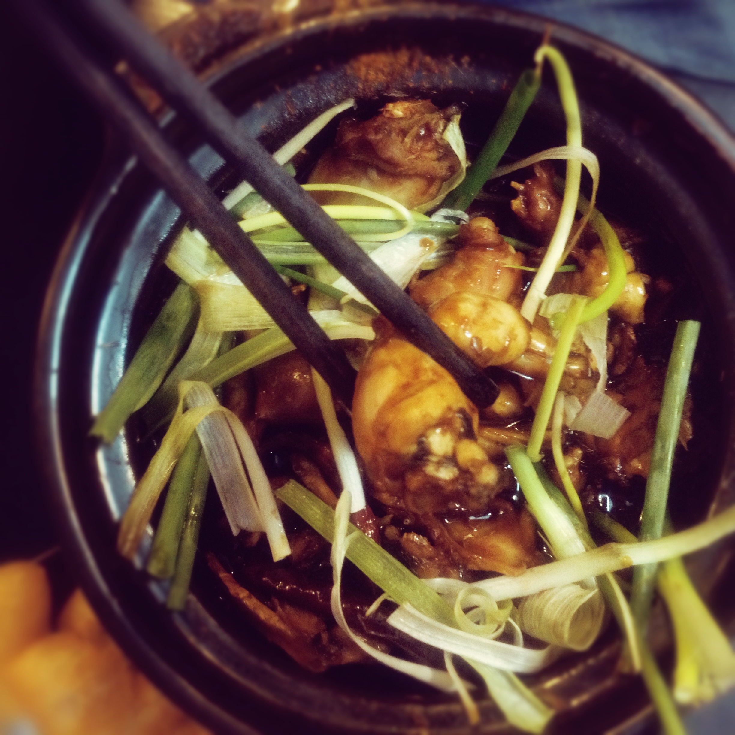 Chao ech ngon ma cay xe o pho Hue hinh anh