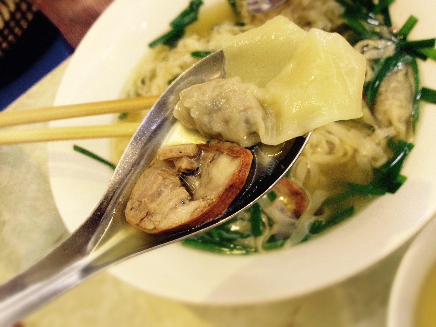 Mi van than bien tau 30.000 dong o pho Huynh Thuc Khang hinh anh