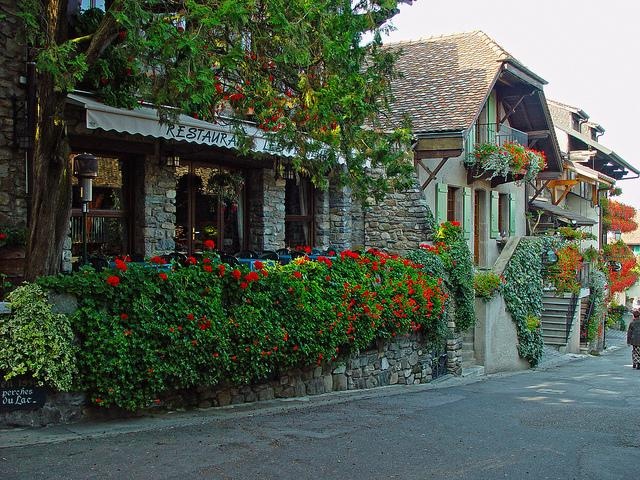 Xinh đẹp, có lẽ đó là cụm từ hoàn hảo nhất để nói về làng cổ Yvoire.