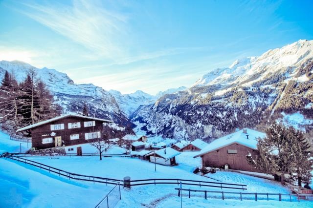 Làng Wengen - Thụy Sỹ: Quanh năm tuyết phủ trắng xóa, Thụy Sĩ luôn là điểm đến được săn lùng nhiều nhất vào mùa đông với những trải nghiệm thú vị.