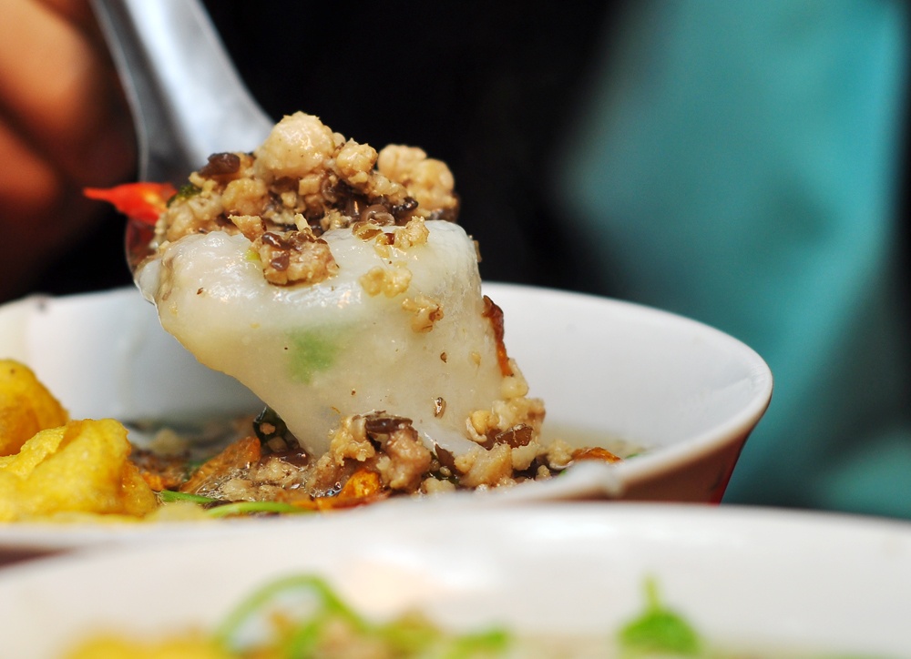 Quan banh duc nong lau doi nhat Ha Noi hinh anh