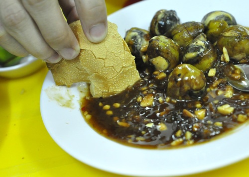 4 mon banh mi cham ly tuong cho ngay lanh hinh anh