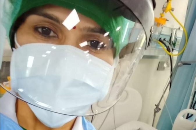 Y ta An Do: 'Toi chua tung chung kien dieu gi kinh khung nhu luc nay' hinh anh