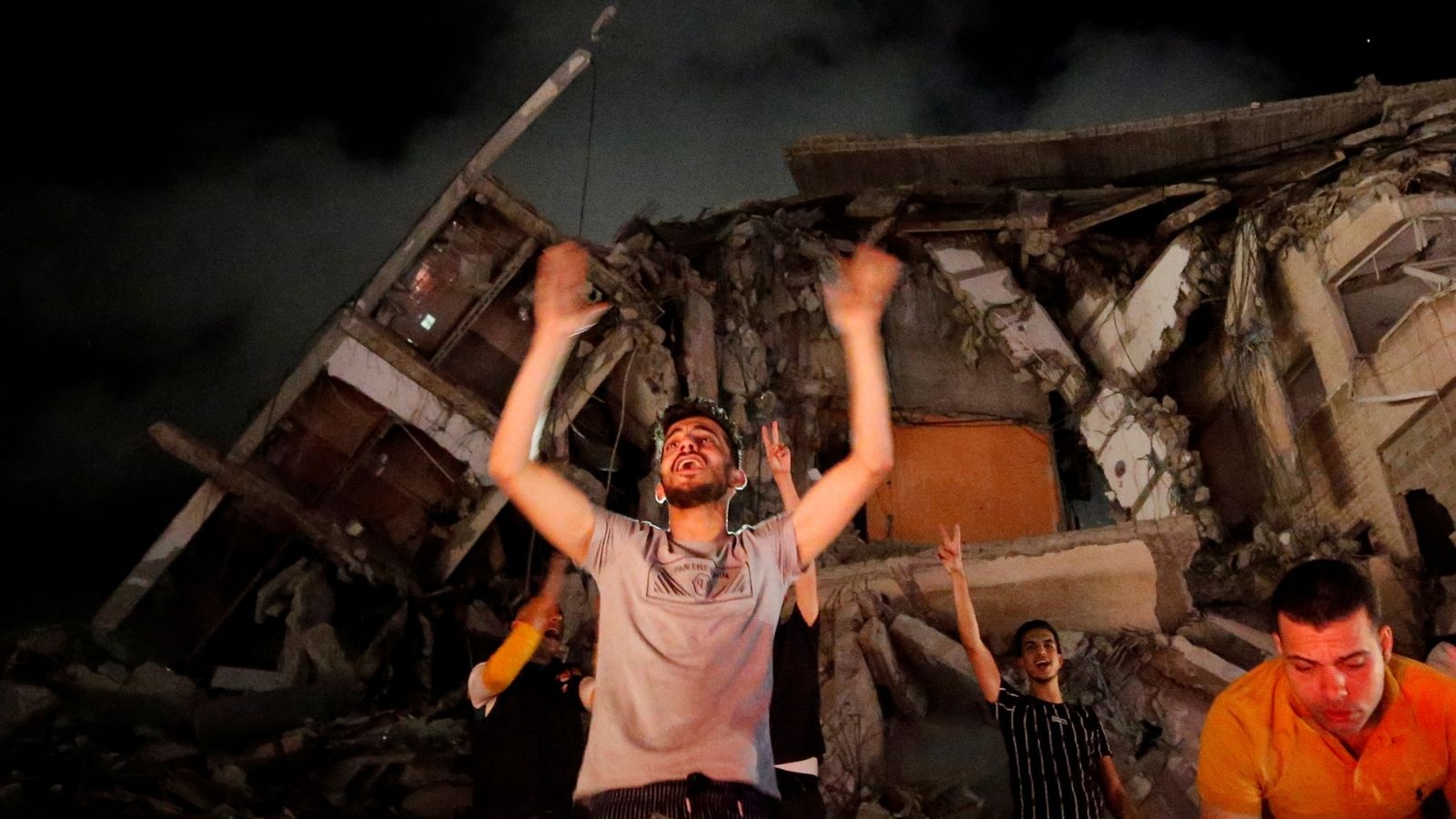 Dan Gaza nua dem an mung sau lenh ngung ban Hamas - Israel hinh anh