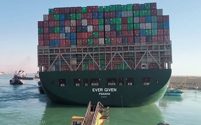 Co quan quan ly kenh dao Suez doi boi thuong 550 trieu USD hinh anh