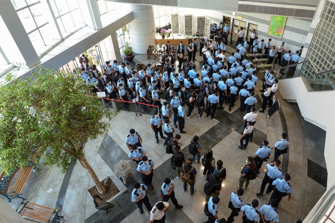 Tong bien tap Apple Daily bi bat vi 30 bai bao hinh anh