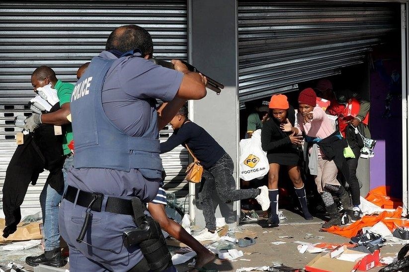 72 nguoi thiet mang do bao luc, bieu tinh tai Nam Phi hinh anh