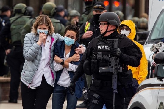 Bang New York tuyen bo tinh trang khan cap hinh anh