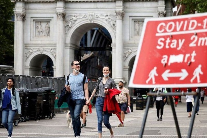 Anh se doi mat 'hau qua tan khoc' neu do phong toa som hinh anh