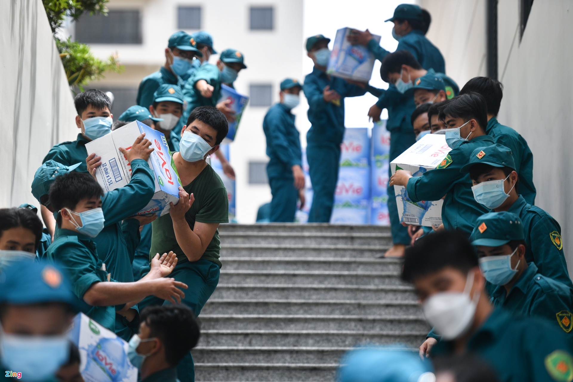 dich Covid-19 bung phat anh 3