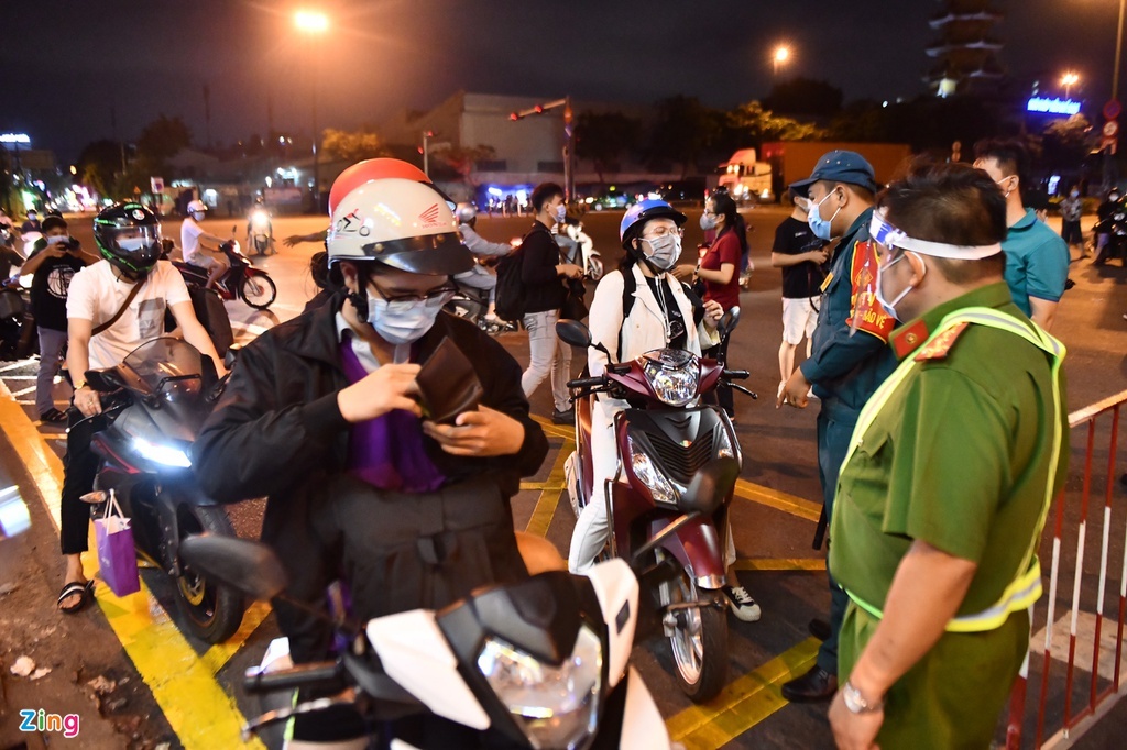 cach ly F1 tai nha anh 4