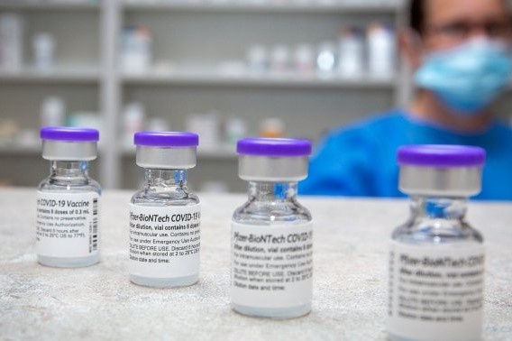 Con 6,7 trieu lieu vaccine, Canada van nhan them 2,3 trieu lieu Pfizer hinh anh