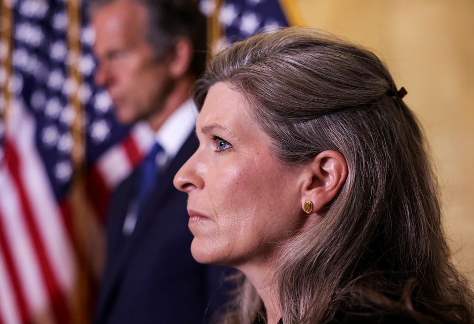 dung anh kheu goi cua dong nghiep de nhu toi pham tinh duc anh 1