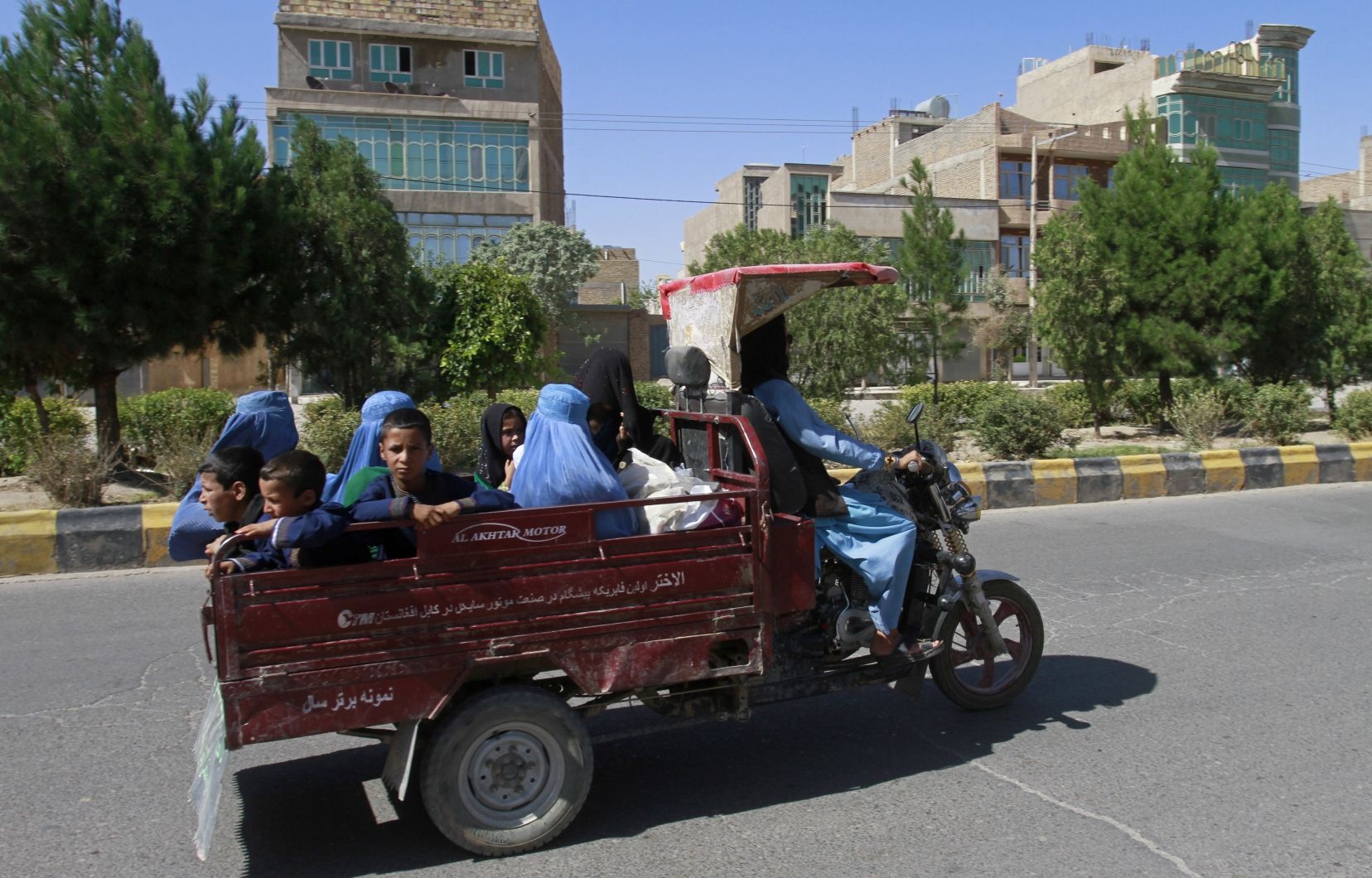 Taliban len nam quyen o Afghanistan anh 1