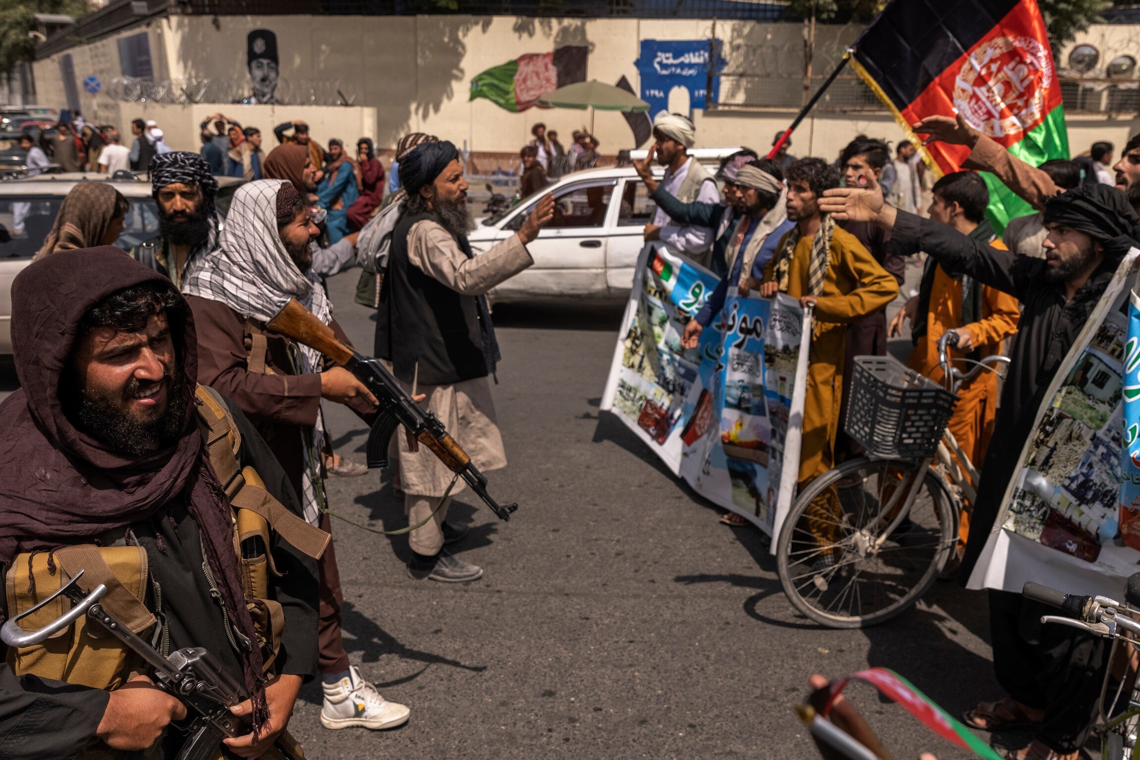 Nguoi dan Kabul doi dau linh Taliban hinh anh