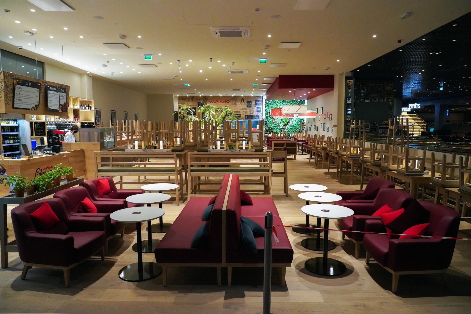 nuoc EU dau tien tai phong toa anh 2