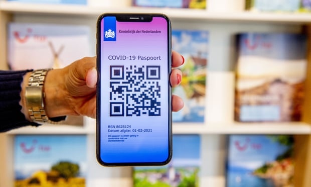 Nhung nuoc ap the xanh vaccine Covid-19 de mo cua tro lai hinh anh