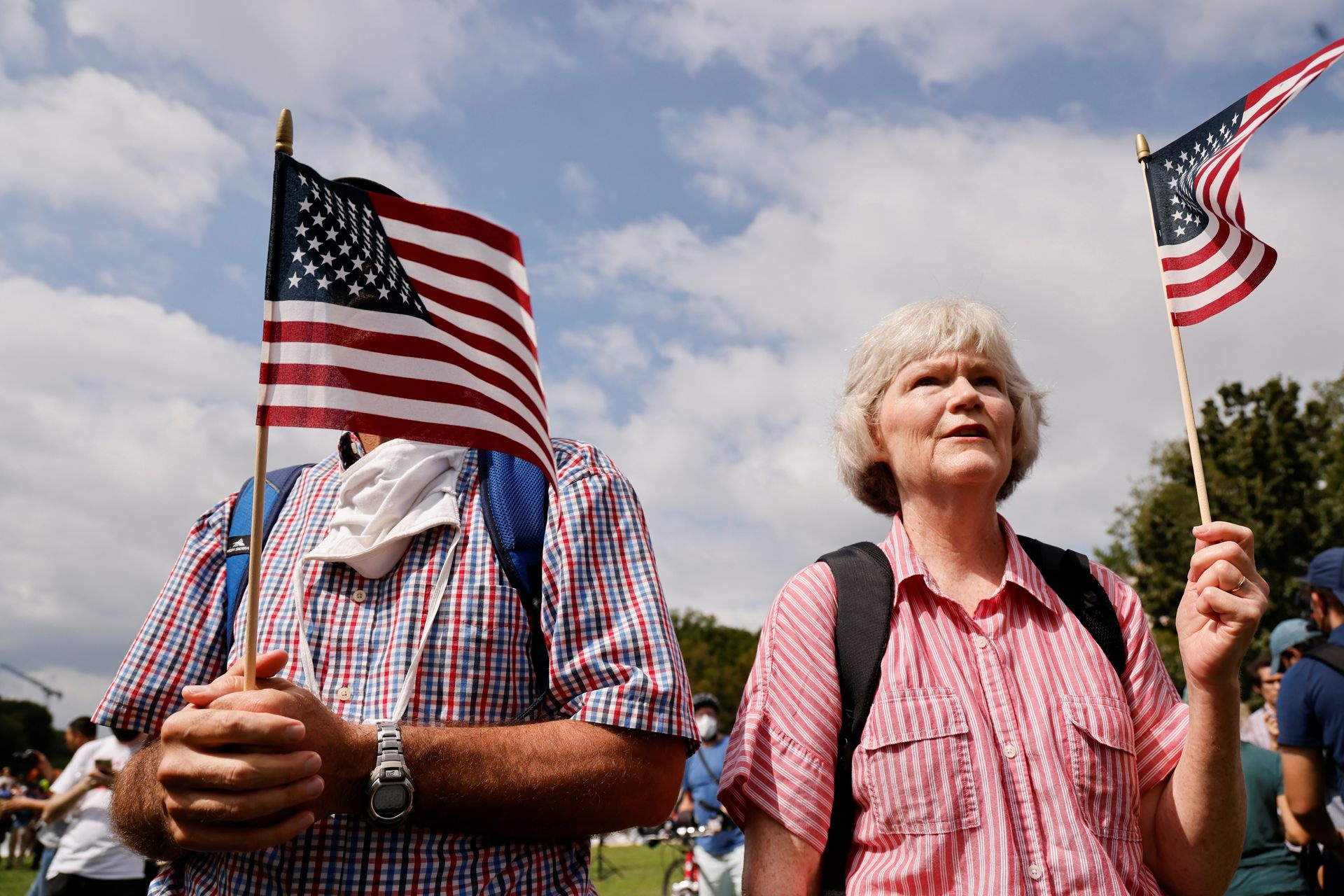 nguoi ung ho trump bieu tinh o Dien Capitol anh 8