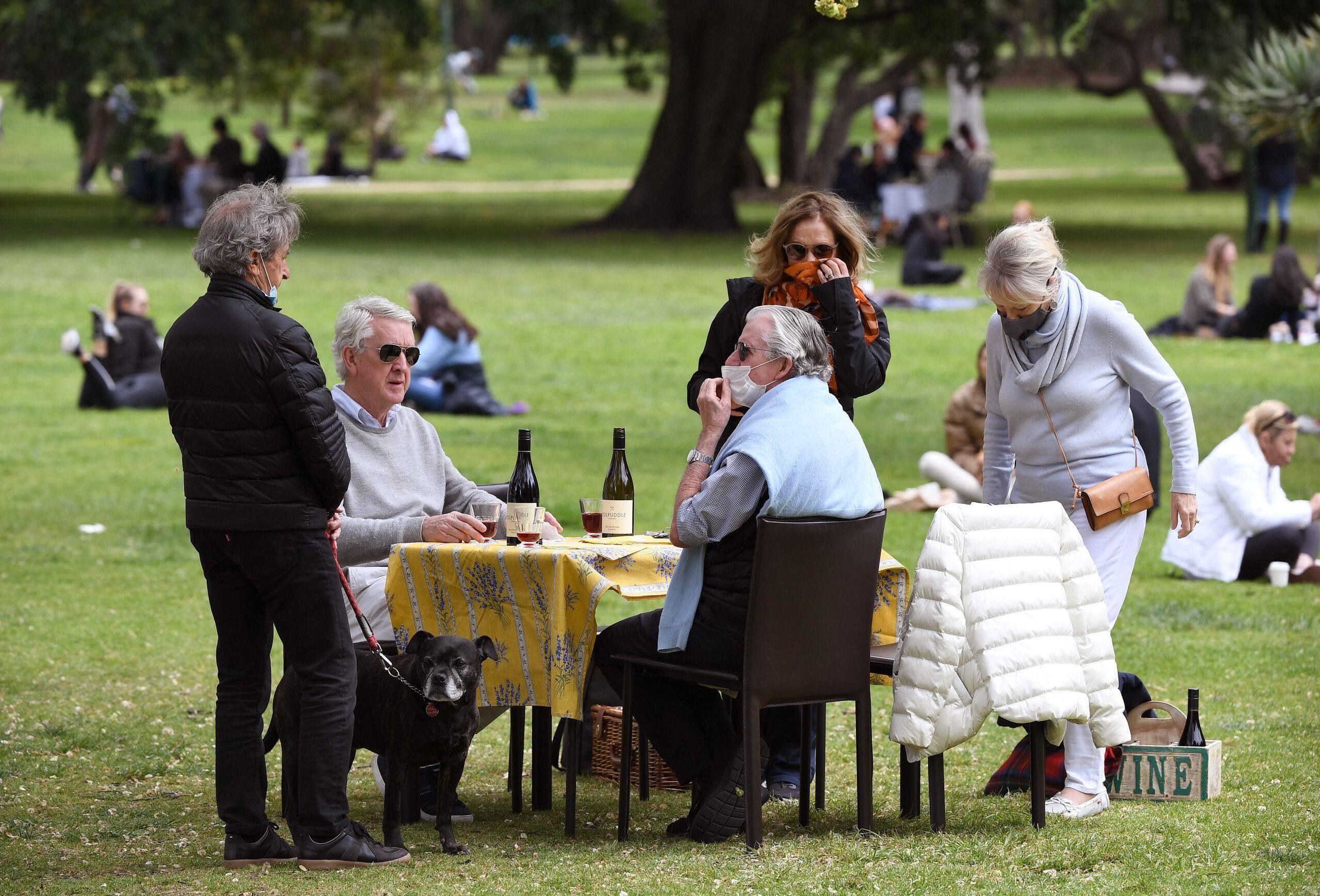 Cach Australia tinh toan 'cai gia cua tu do' sau ngay mo cua hinh anh