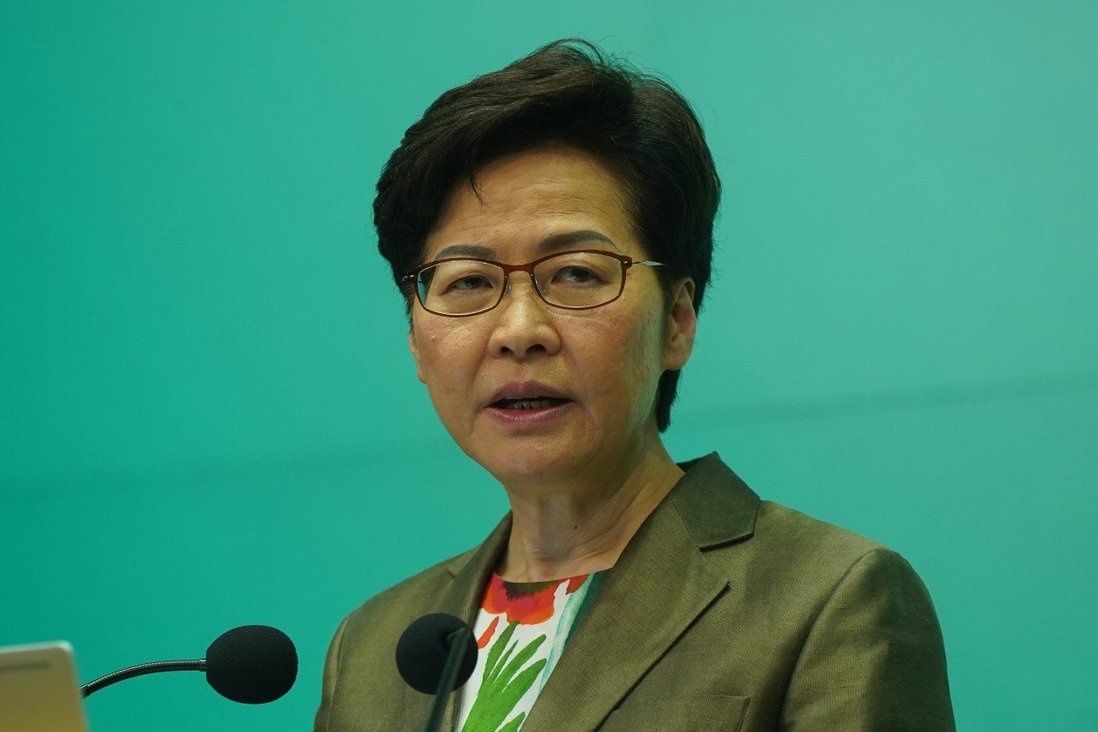 lanh dao hong kong phai nhap vien anh 1