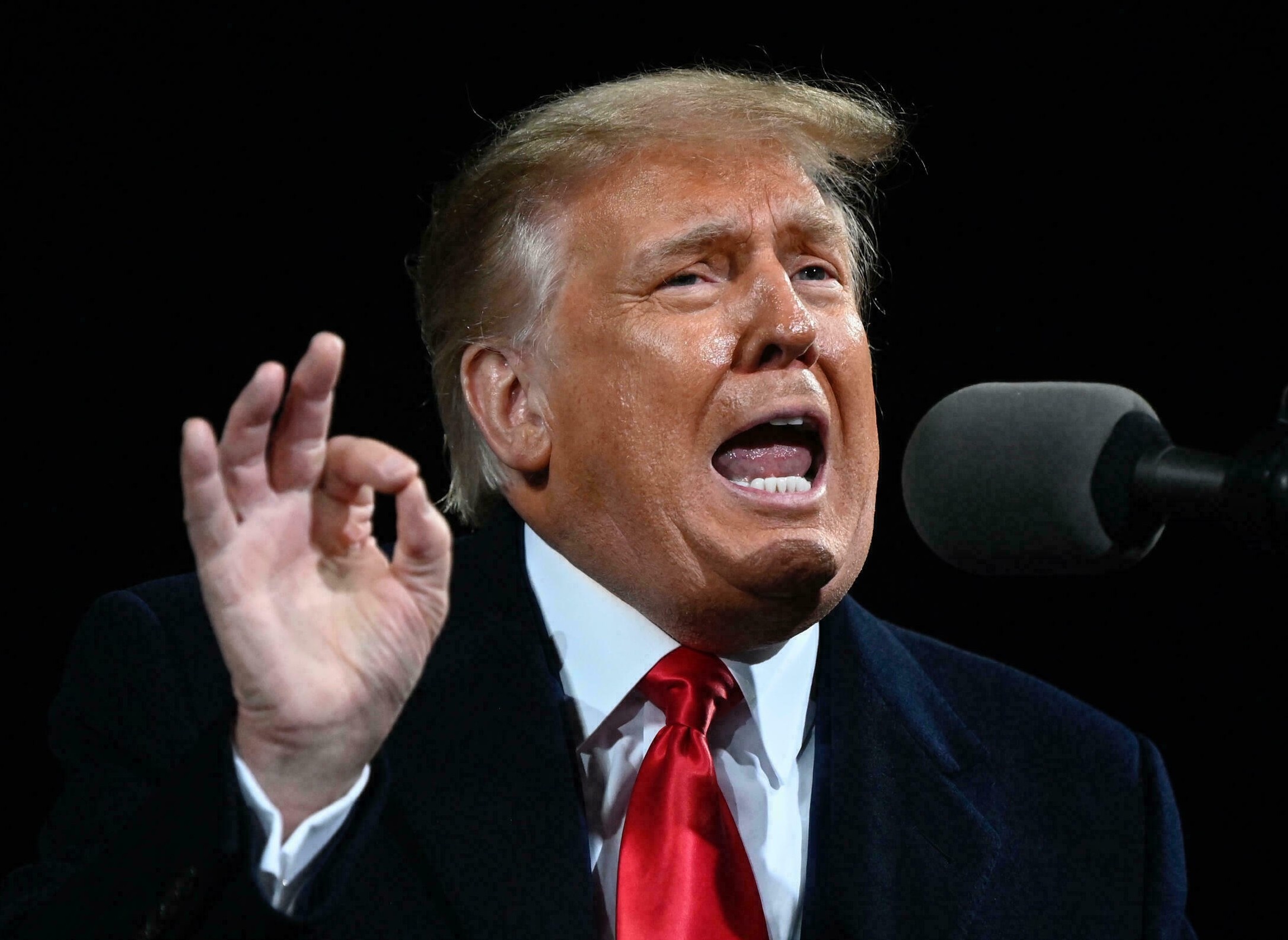 Ong Trump khoi kien de giu kin ho so lien quan bao loan ngay 6/1 hinh anh