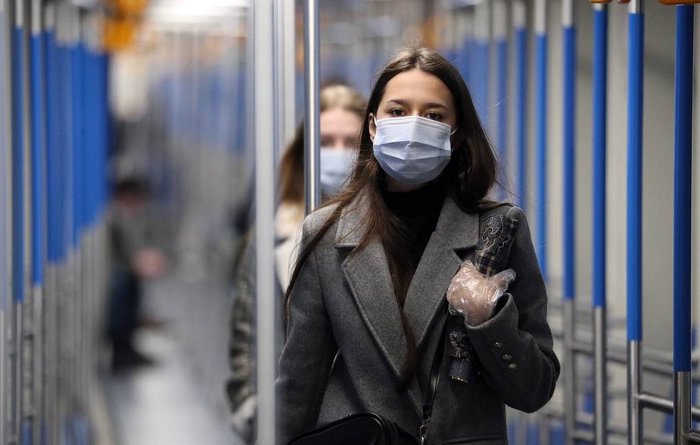 Hai buc tranh dai dich Covid-19 trai nguoc tren toan cau hinh anh