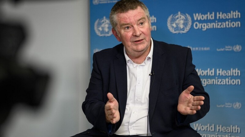 Quan chuc WHO: Omicron co the khong gay trieu chung nang hon hinh anh