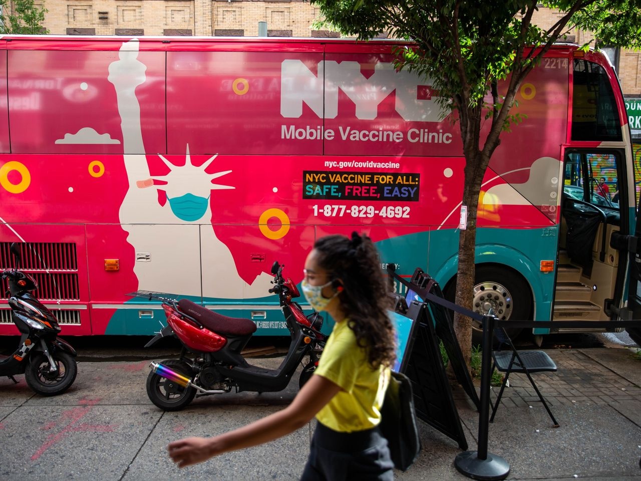 Muon biet cach Omicron hoanh hanh? Hay nhin New York hinh anh