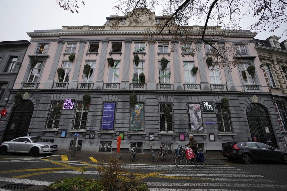 Dem Giang sinh tren khap the gioi giua dich Covid-19 anh 28