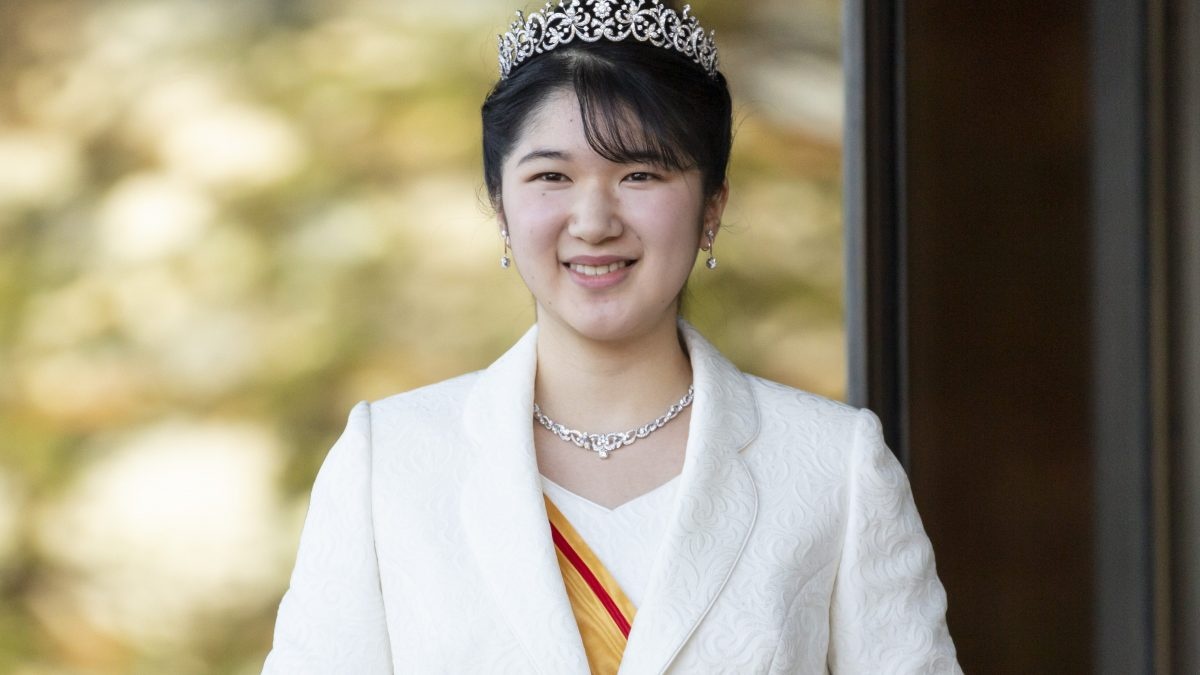 hoang gia nhat ban thieu nguoi ke vi anh 1