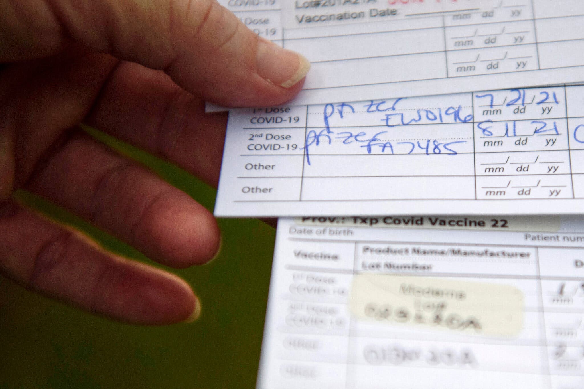 nhung nguoi phai tiem hon 3 lieu vaccine anh 2